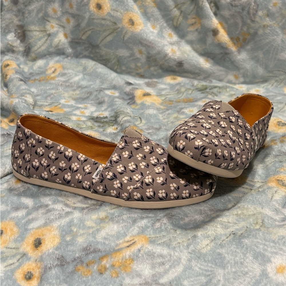 Toms Gray Floral Women's Loafers